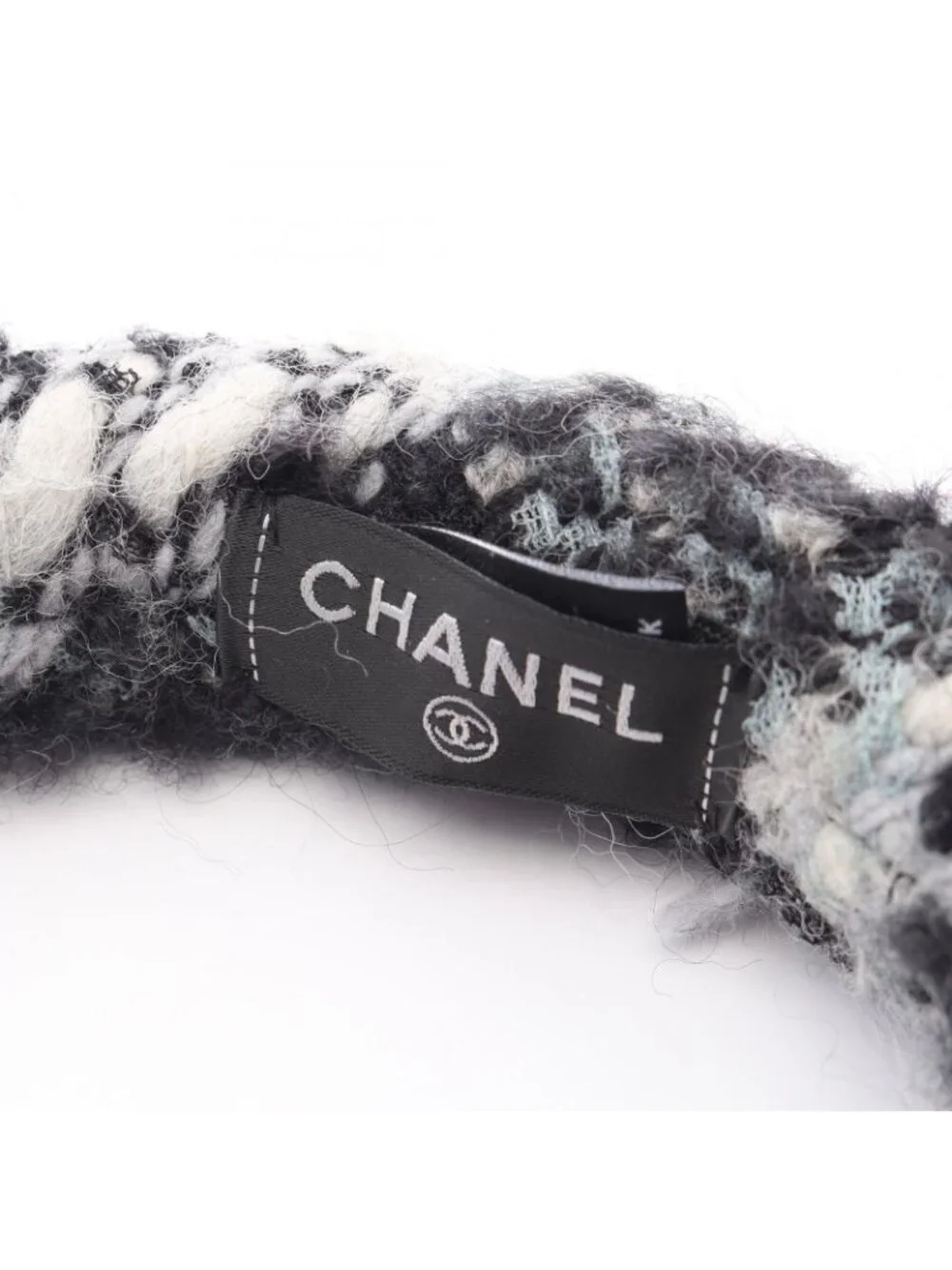 Chanel slight signs